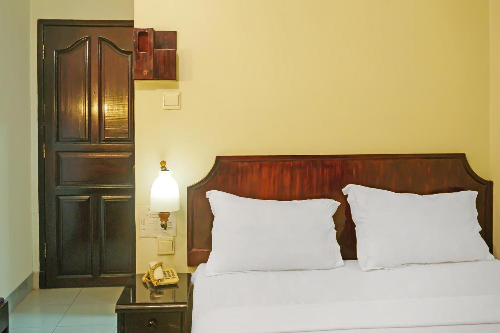 Super Oyo Collection O 92690 Hotel Limas 巨港 外观 照片